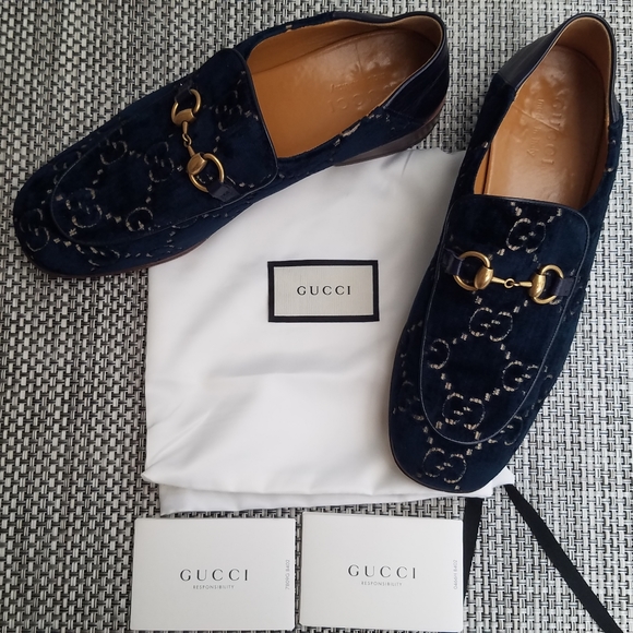 Men's "Gucci" Blue Velour Classic Loafer - Picture 2 of 9